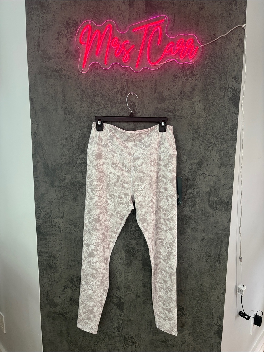 Scorpio Sol Light Pink Velvet-Look Leggings